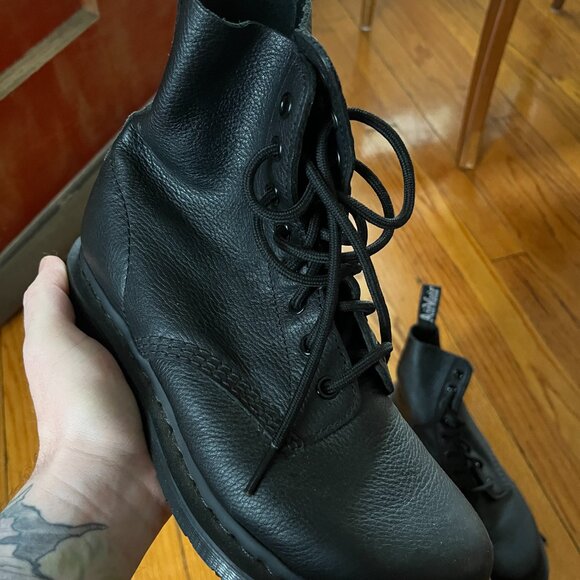 Dr. Martens 1460 Pascal Mono Women’s Leather Combat Boots – Size US 7 (EU 38, UK - Picture 3 of 5